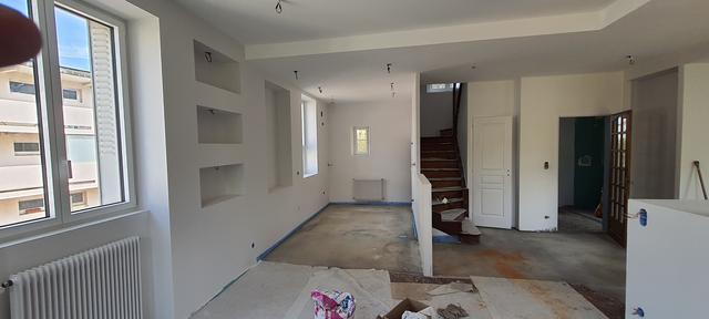Rénovation intérieure à Royat : après travaux (création de niches de rangement)